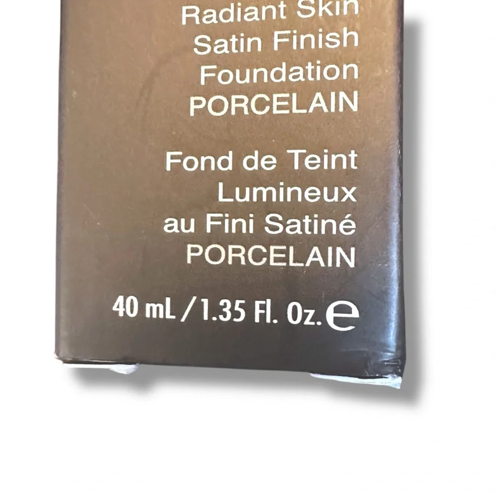 Becca Radiant Skin Satin Finish Foundation in the shade Porcelain NIB SEALED